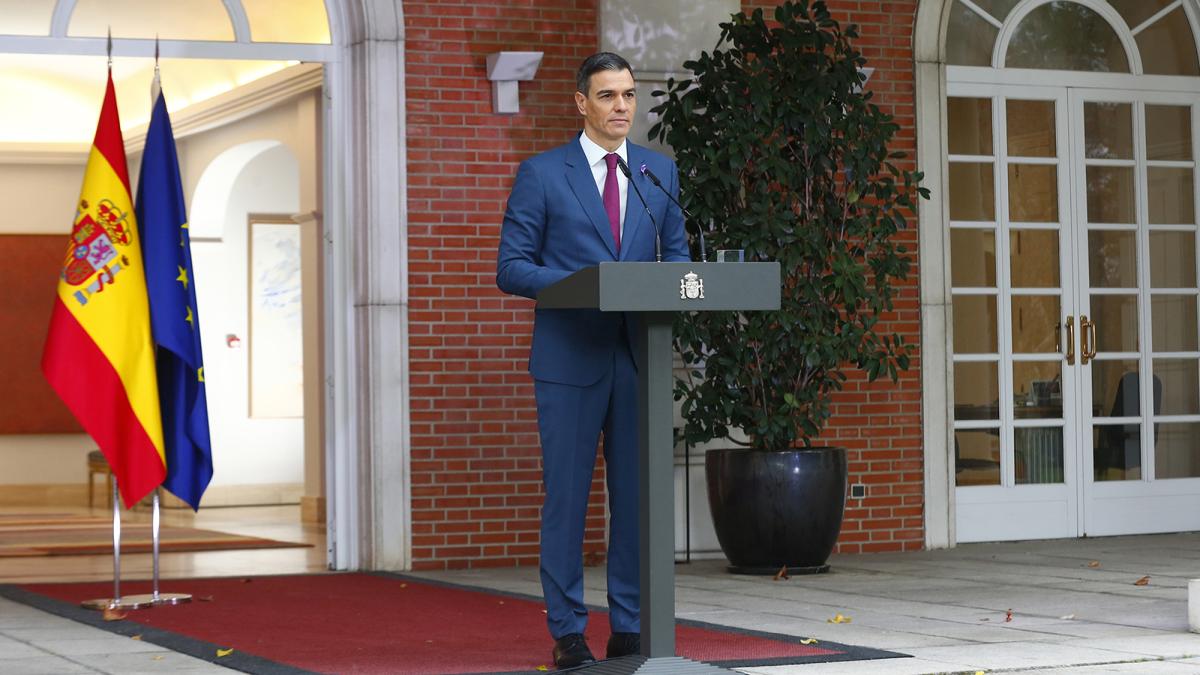 Pedro Sánchez, durante la declaración institucional, con motivo del nombramiento de la nueva vicepresidenta tercera y ministra para la Transición Ecológica, Sara Aagesen. 