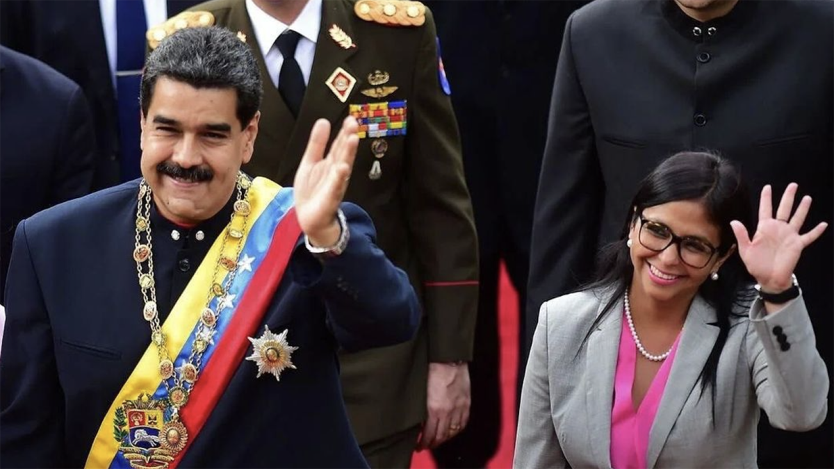 Nicolás Maduro, presidente de Venezula y Delcy Rodríguez, ministra de Energía del país. 