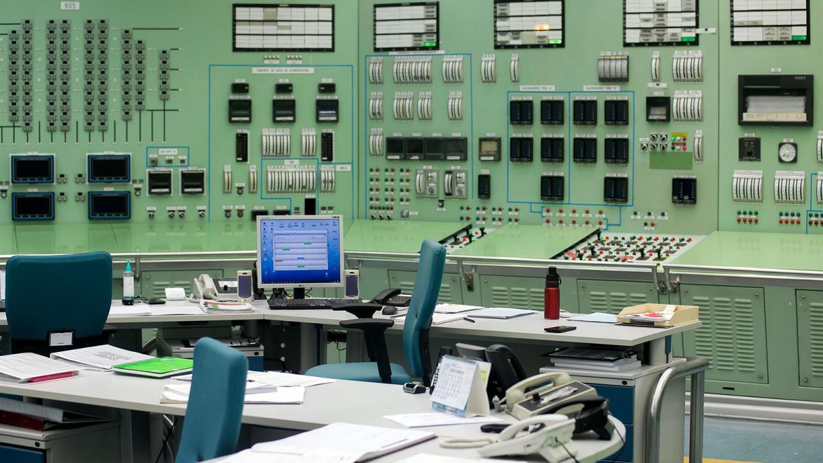 Sala de control de la central nuclear de Santa María de Garoña, a 23 de noviembre de 2023, en Santa María de Garoña.