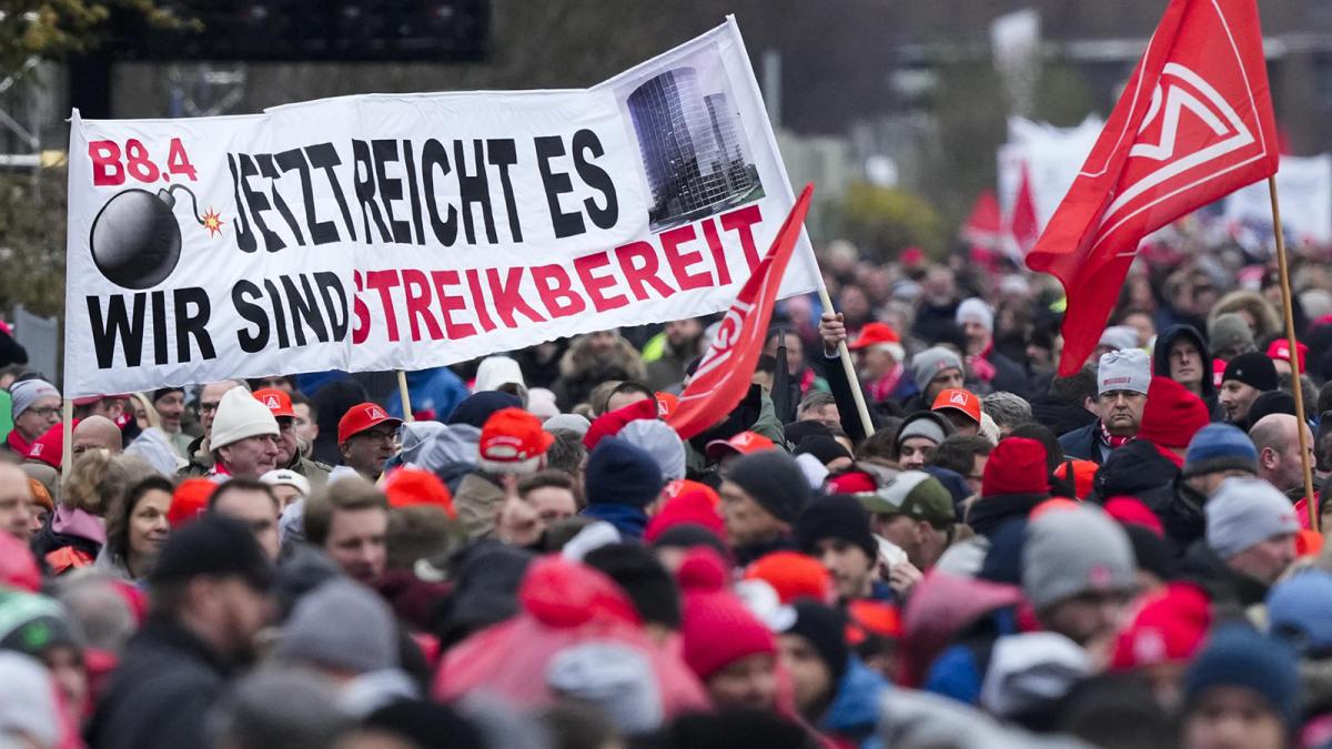 Los trabajadores de Volkswagen en Alemania van a la huelga de nuevo en medio de las negociaciones