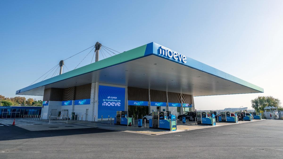 Nueva estación de servicio de Moeve en Campo de las Naciones.