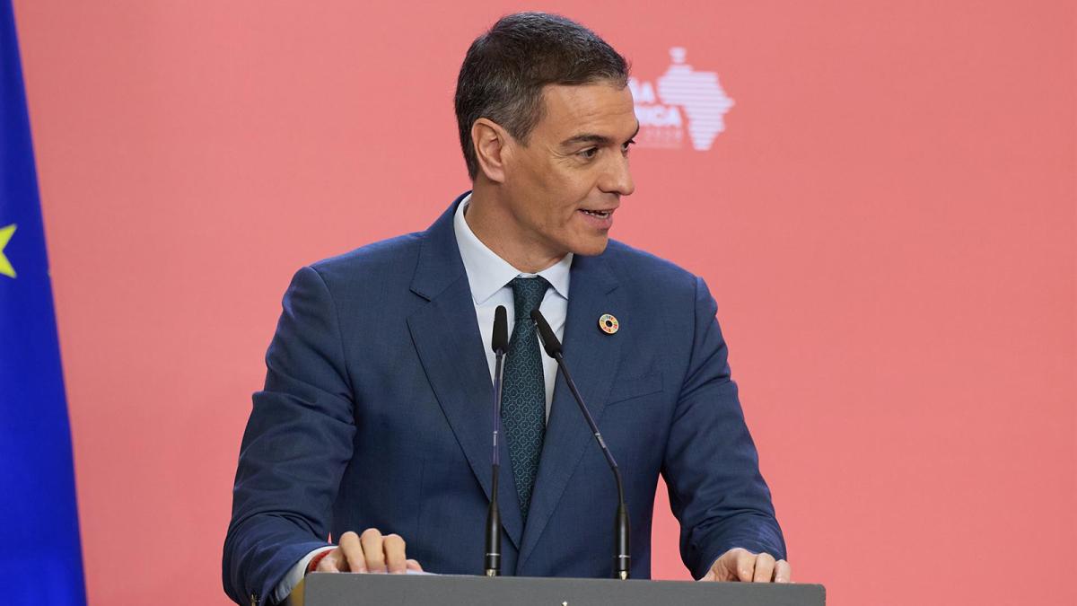 El presidente de Gobierno, Pedro Sánchez, se dice "satisfecho" por el anuncio de inversión de Stellantis y CATL en la fábrica de batería en Zaragoza.