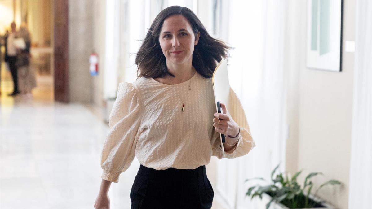 La secretaria general de Podemos, Ione Belarra, a su llegada a una reunión de la Junta de Portavoces.