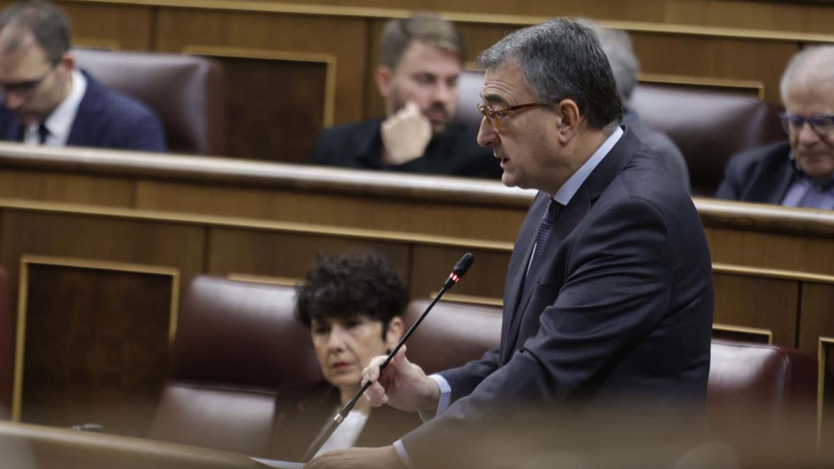 Aitor Esteban, el portavoz del Grupo Vasco (EAJ-PNV).