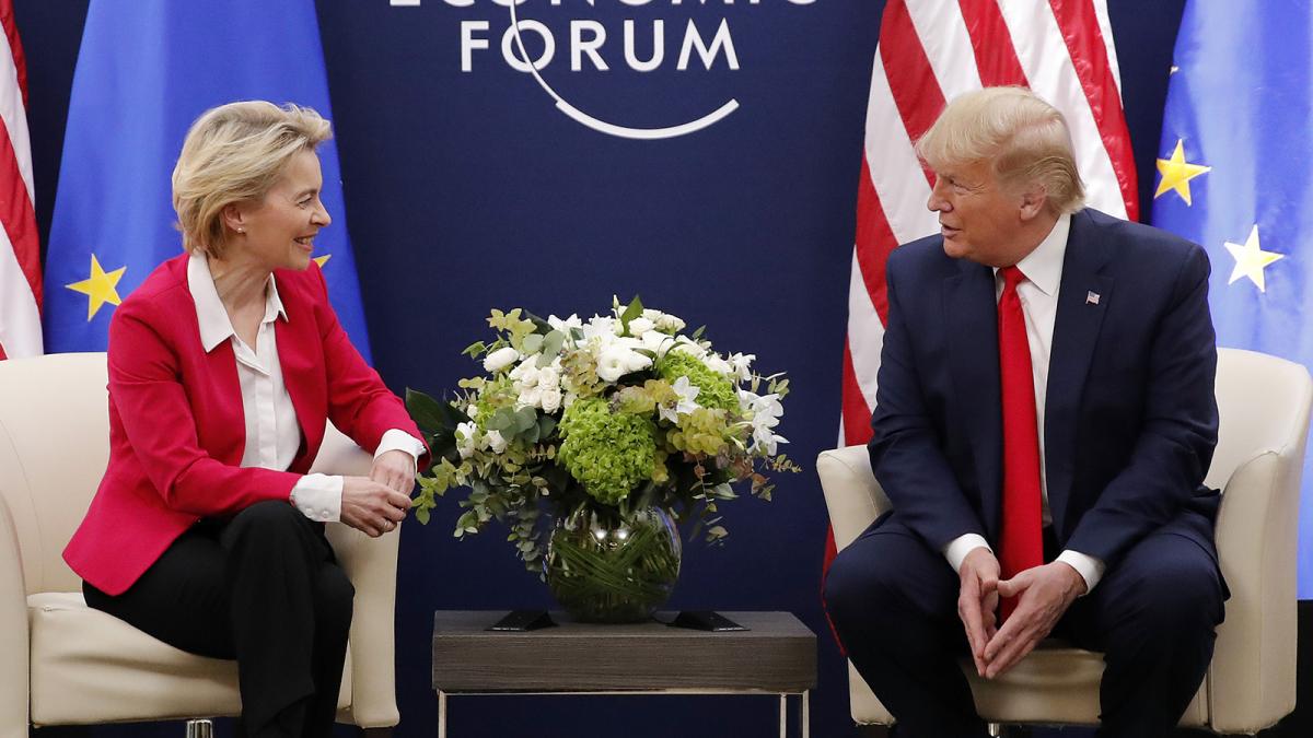 Ursula von der Leyen y Donal Trump en una reunión en 2020.