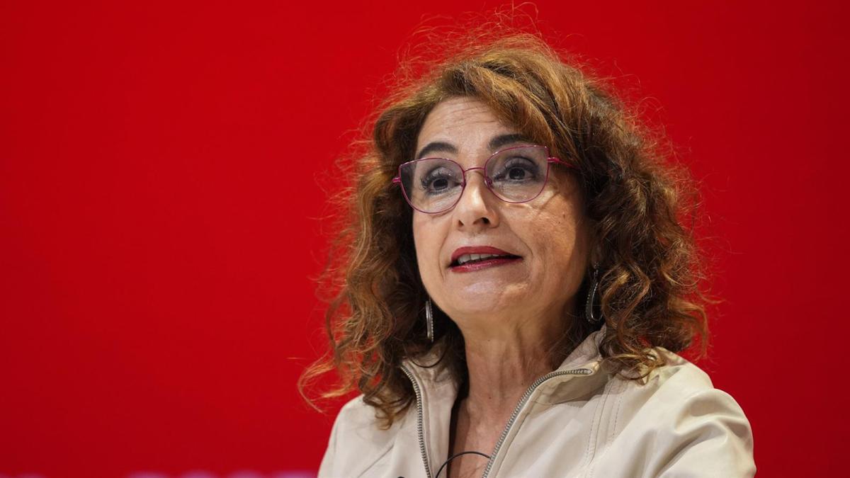 La vicesecretaria general del PSOE y vicepresidenta primera del Gobierno y ministra de Hacienda, María Jesús Montero.