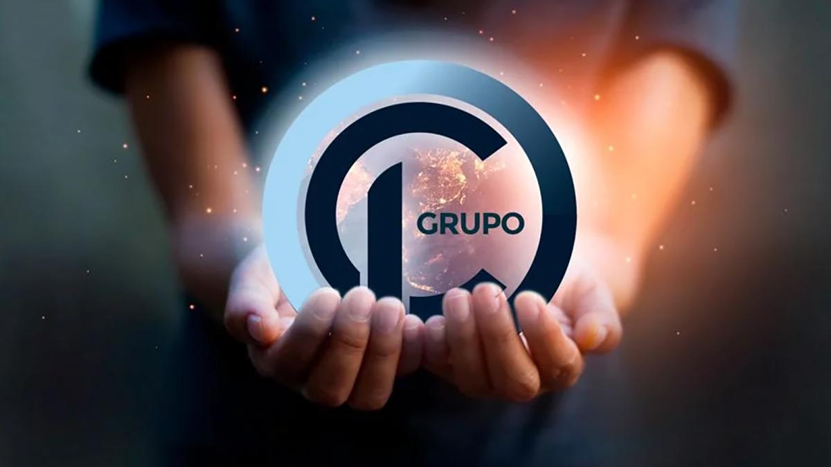 Logotipo de CL Grupo Industrial. 