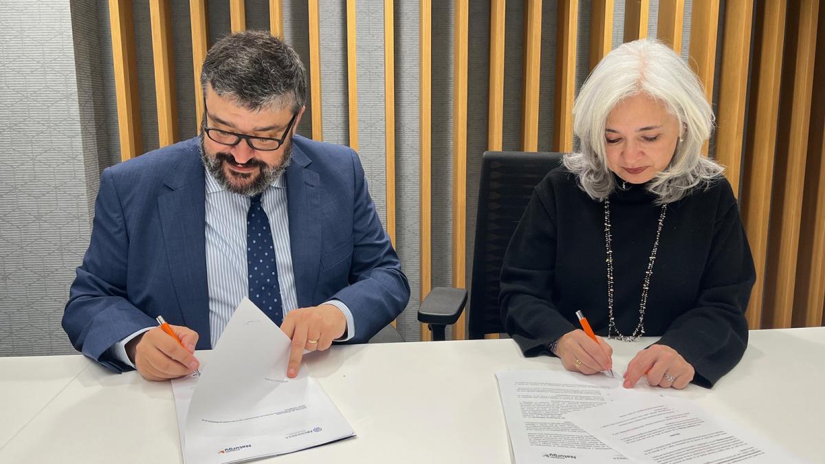 El presidente de la Asociación de Centros de Formación Profesional FPEmpresa, Luis García Domínguez, y la directora general de Fundación Naturgy, María Eugenia Coronado.