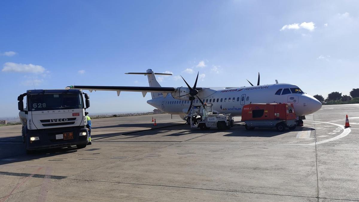 Moeve y Air Nostrum, pioneros en el uso de combustible sostenible (SAF) en el aeropuerto de Melilla.