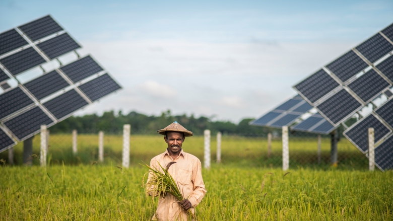 Instalación de eneergñia solar en Bangladesh.