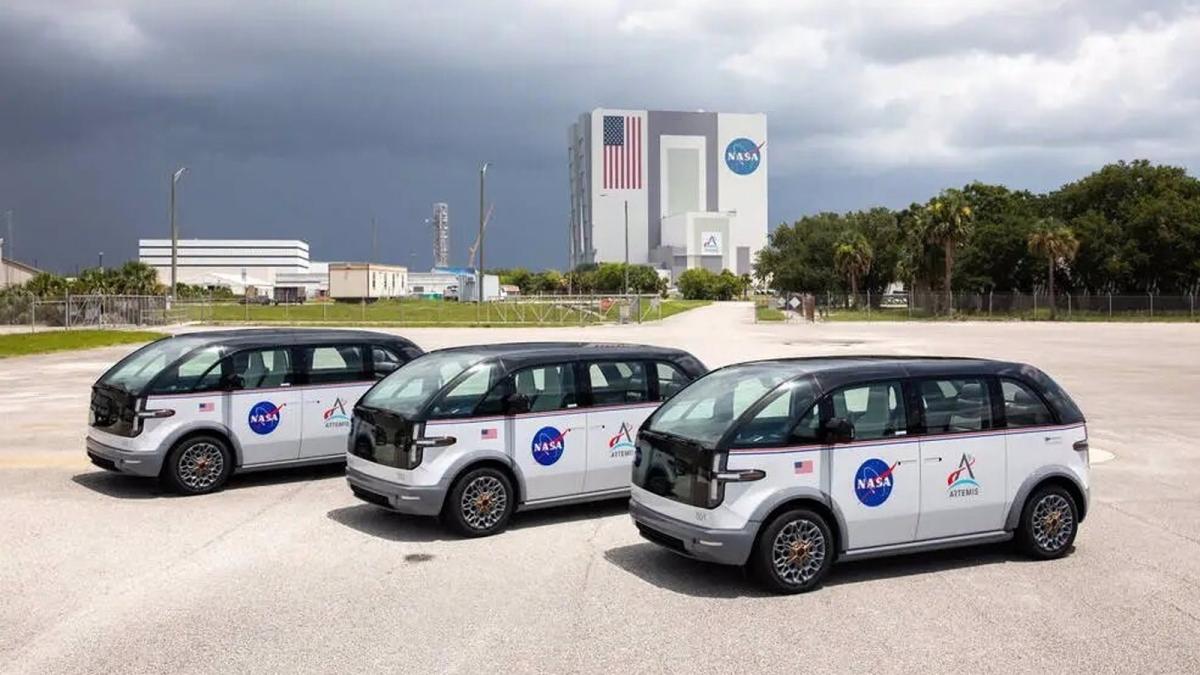 Tres vehículos de transporte de tripulación eléctricos de la NASA para las misiones Artemis, entregados por Canoo Technologies Inc. 