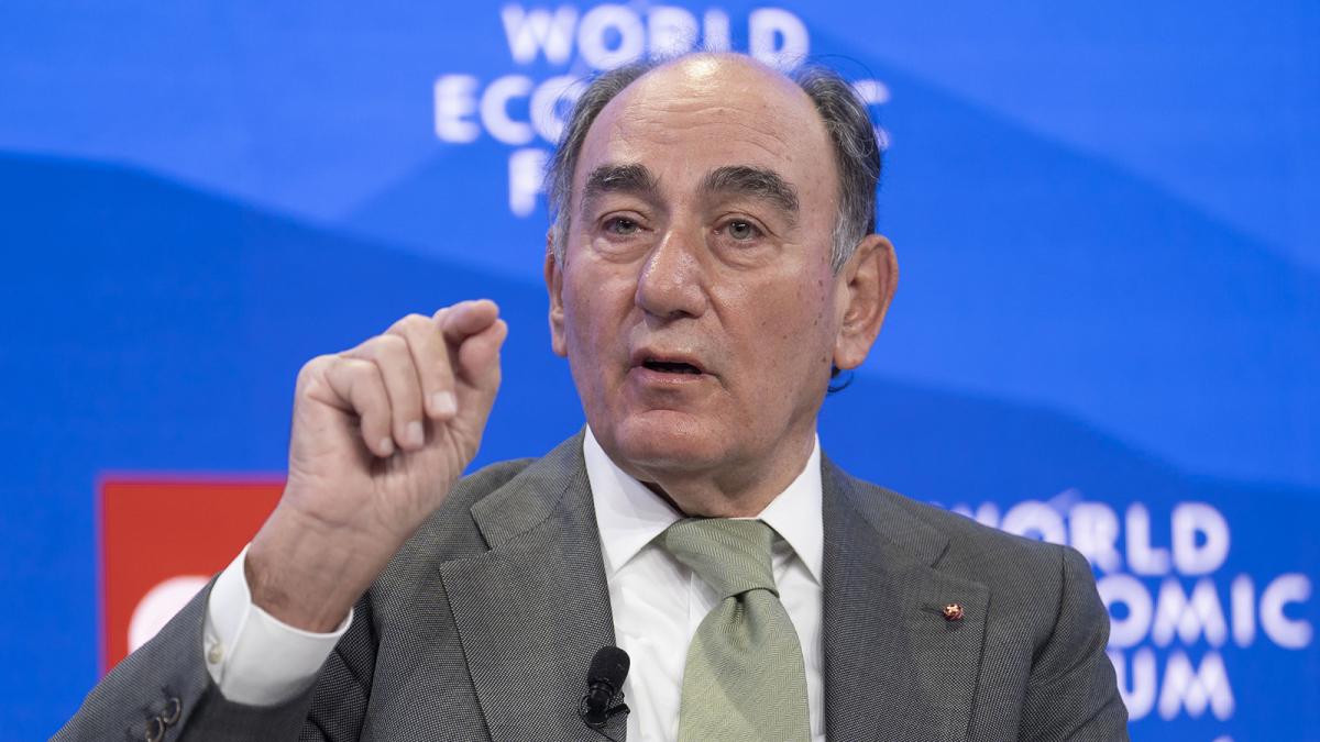 El presidente de Iberdrola, Ignacio Sánchez Galán, habla en una mesa redonda en el Foro de Davos.