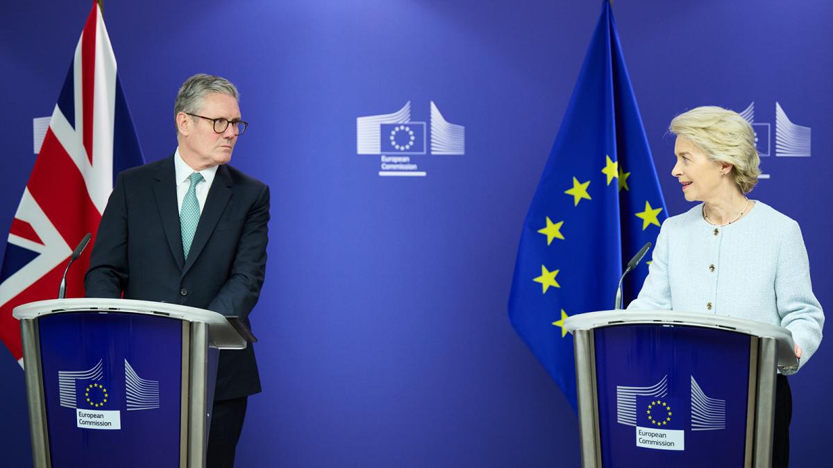 El primer ministro de Reino Unido, Keir Starmer, y la presidenta de la CE, Ursula von der Leyen.