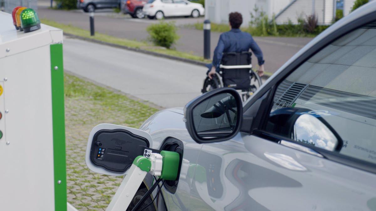 Punto de recarga de coche eléctrico.