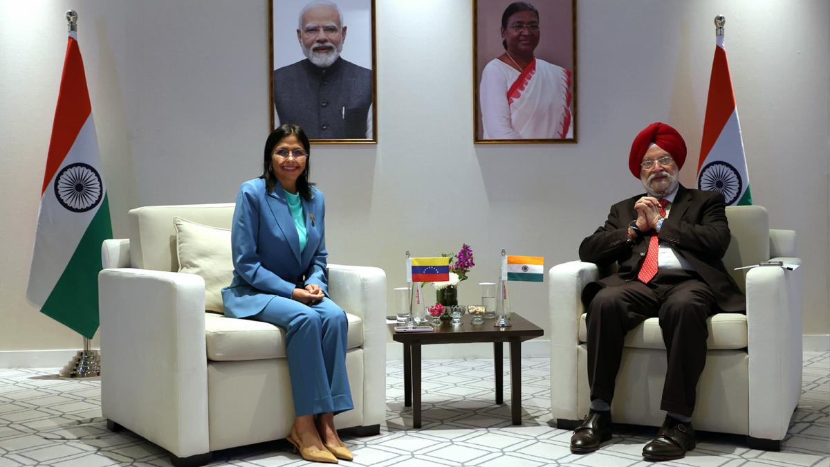 Venezuela busca proyectos de energía con India durante una visita de Delcy Rodríguez