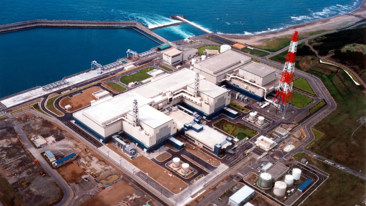 Grossi (OIEA) respalda el plan de Japón para reactivar la mayor central nuclear del mundo