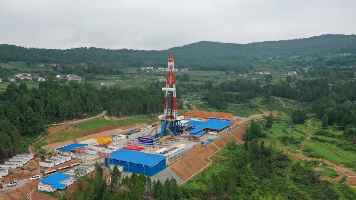 La petrolera china CNPC concluye en Xinjiang el pozo vertical más profundo de Asia