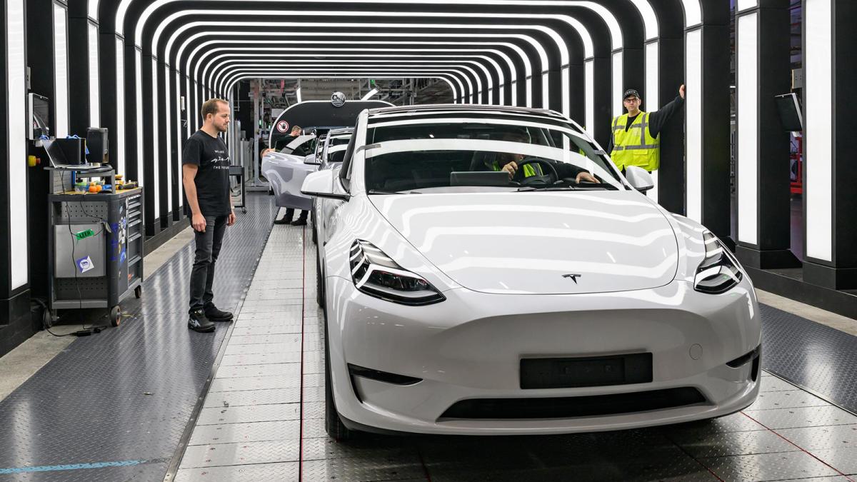 Tesla adquiere la planta en Reutlingen del proveedor de sistemas de automatización Manz AG