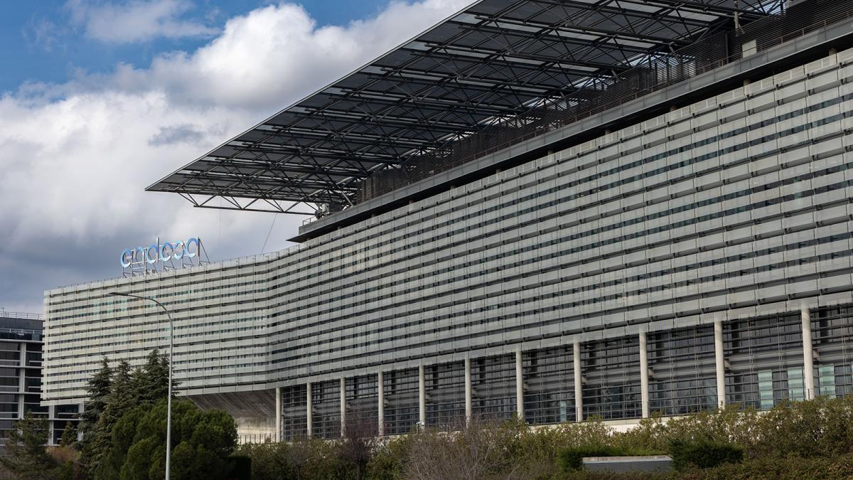 Endesa apunta a Red Eléctrica por el apagón e insiste en que no hubo un control correcto de la tensión