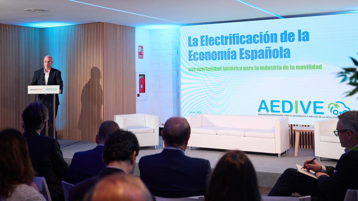 Electrificar la economía generaría 11.000 millones anuales a la industria de la movilidad