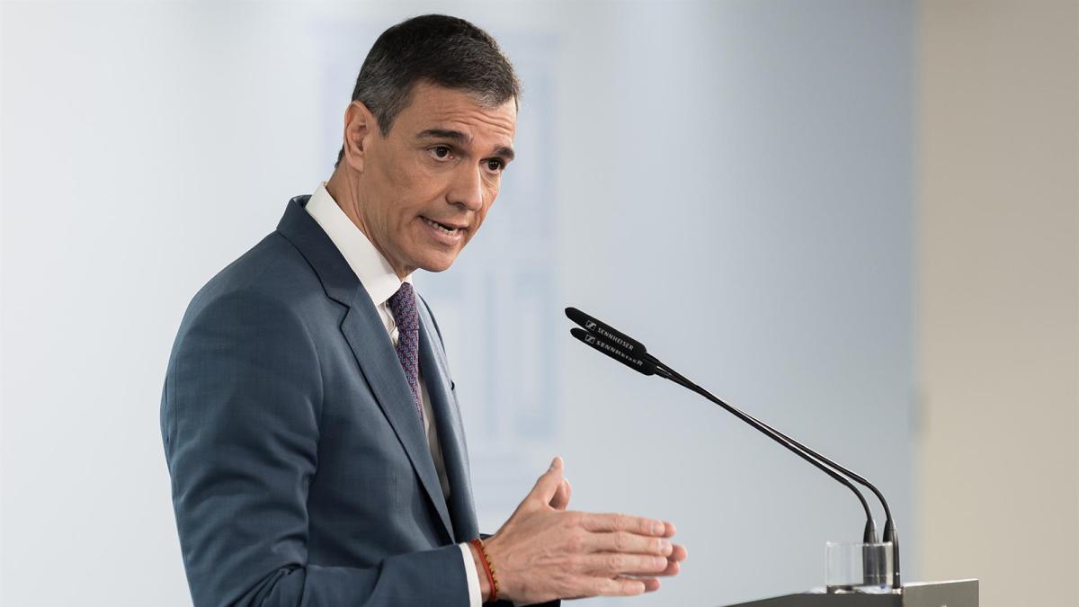 Sánchez anuncia una comisión de investigación y exigirá responsabilidades a los operadores privados