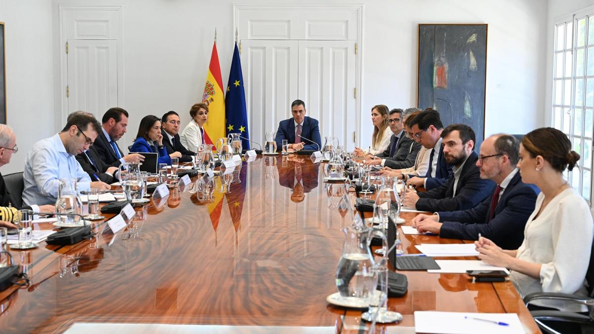 El Gobierno da a las eléctricas de plazo hasta esta tarde para que le remitan todos los datos del apagón