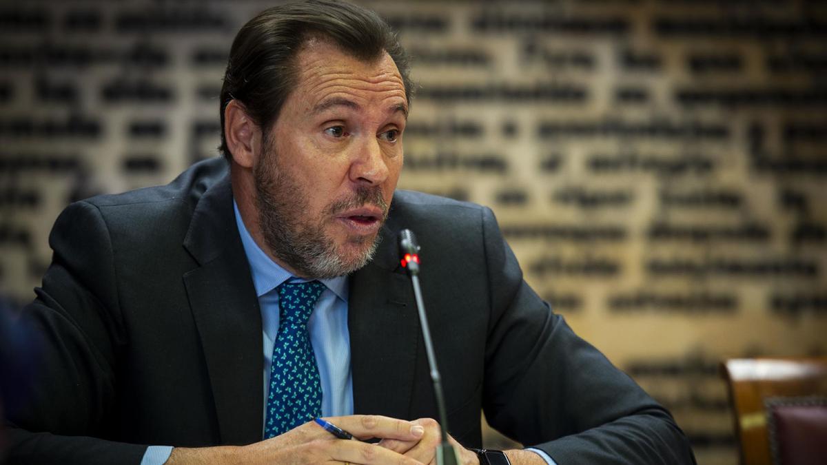 El ministro de Transportes y Movilidad Sostenible, Óscar Puente Santiago, comparece ante la Comisión del ‘caso Koldo’, en el Senado.