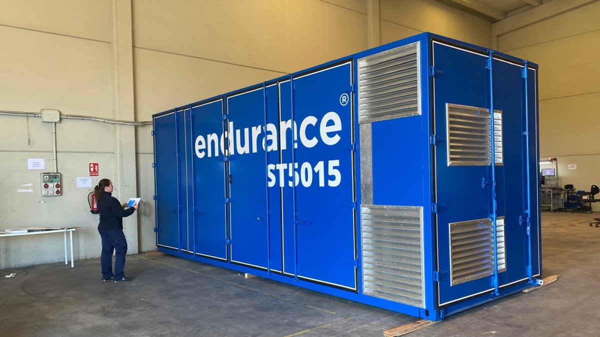 La firma de baterías valenciana Endurance Motive se dispara un 39% en Bolsa tras el apagón