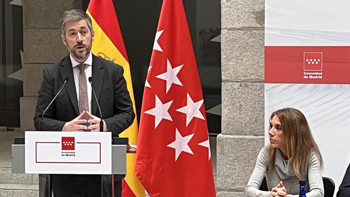 Madrid tilda de "barbaridad" que el Gobierno mantenga el calendario de cierre de nucleares "sin plan alternativo"