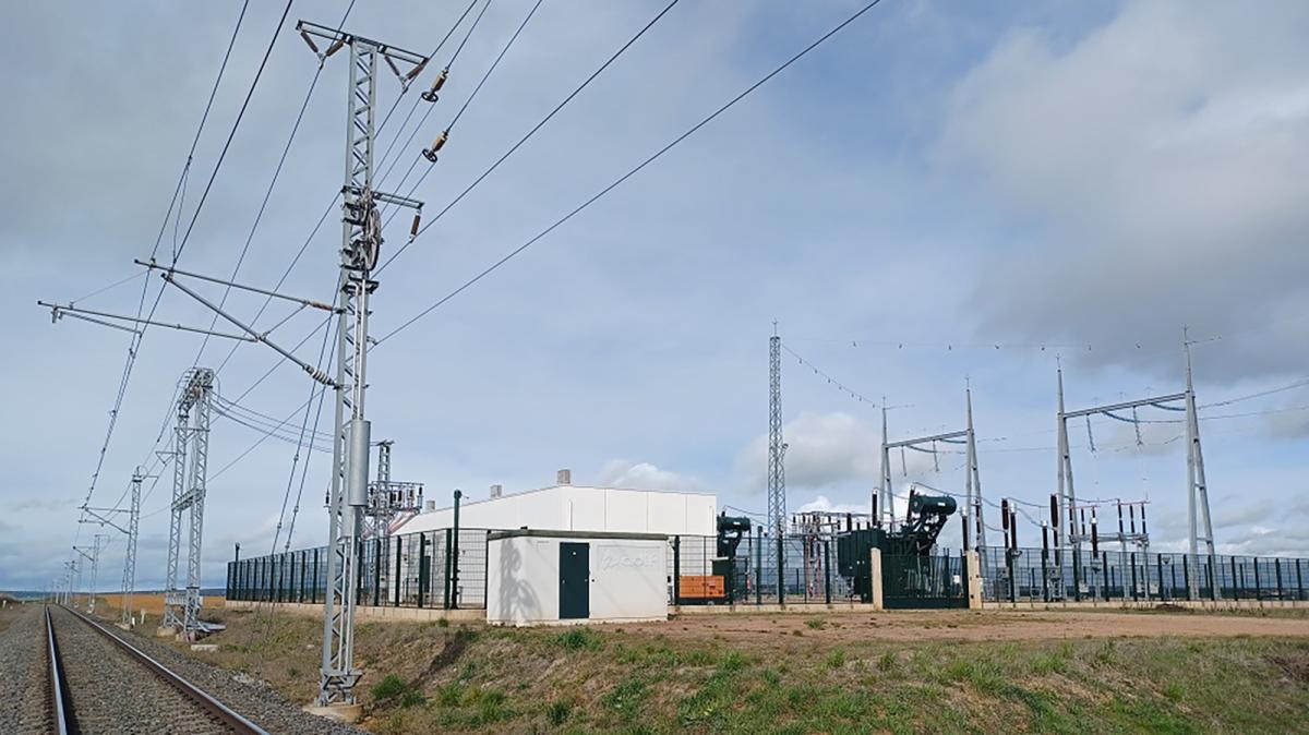 Adif anuncia 3 millones para mantener instalaciones de energía en línea Medina-F. de Oñoro