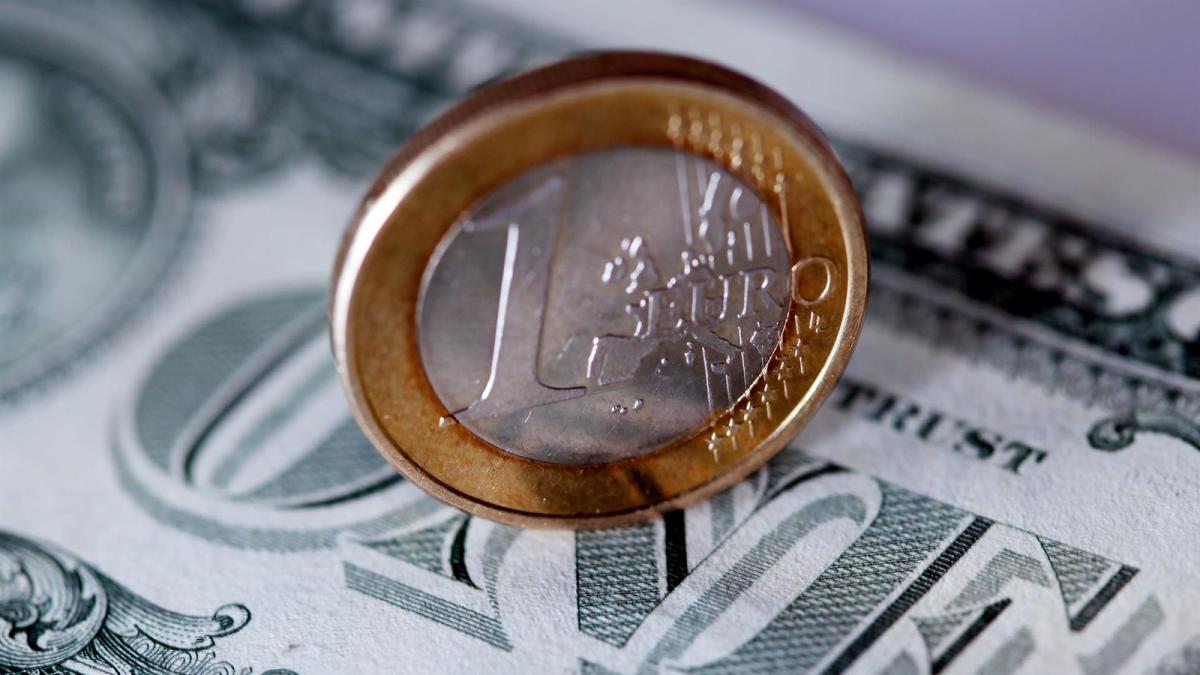 El petróleo sube con fuerza y el euro se debilita frente al dólar tras la tregua comercial entre EEUU y China