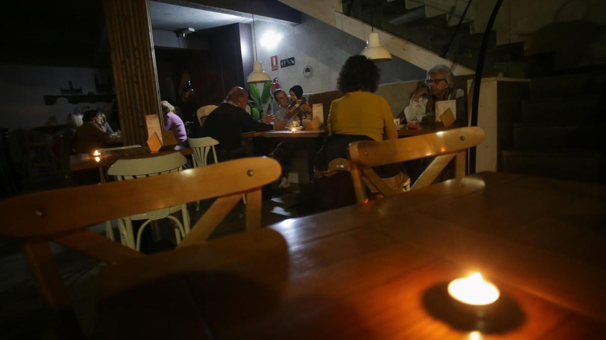 España investiga 'ciberdebilidades' en pequeñas centrales eléctricas tras el apagón
