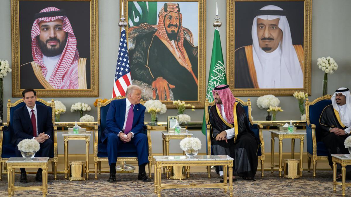 El precio del petróleo cae más de un 3% ante el optimismo de Trump de alcanzar un acuerdo con Irán