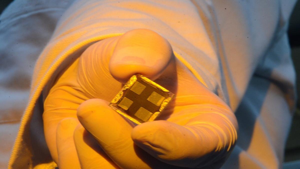 Científicos brasileños logran extender la vida útil de células solares de perovskita