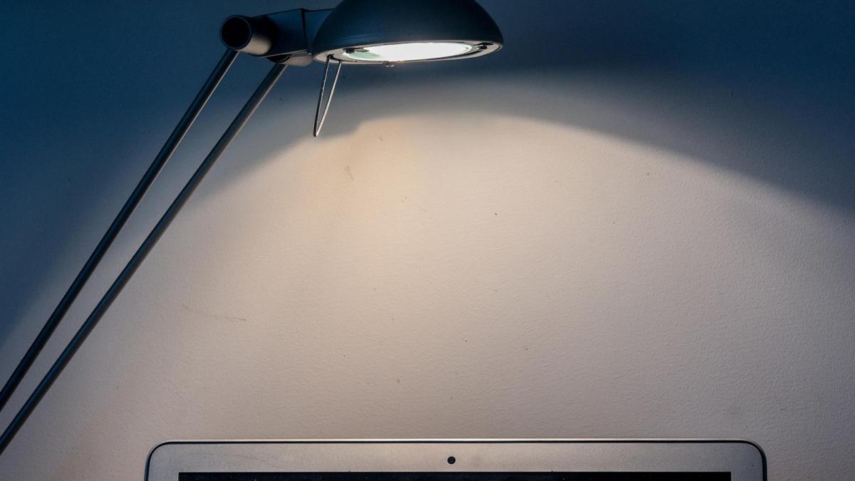 El precio de la luz cae este domingo a los 6,47 euros/MWh con doce horas a precio cero o negativo