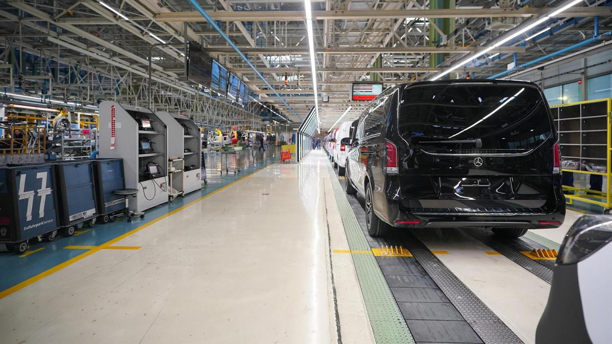 Industria adjudica 41 millones del Perte VEC III a 21 empresas, con 5,9 millones para Mercedes en Álava