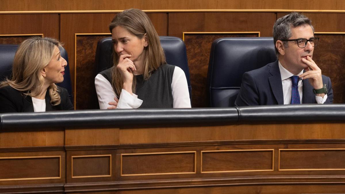 Sumar pide a Aagesen que los sobrecostes de seguridad por el apagón no repercutan en la factura de la luz