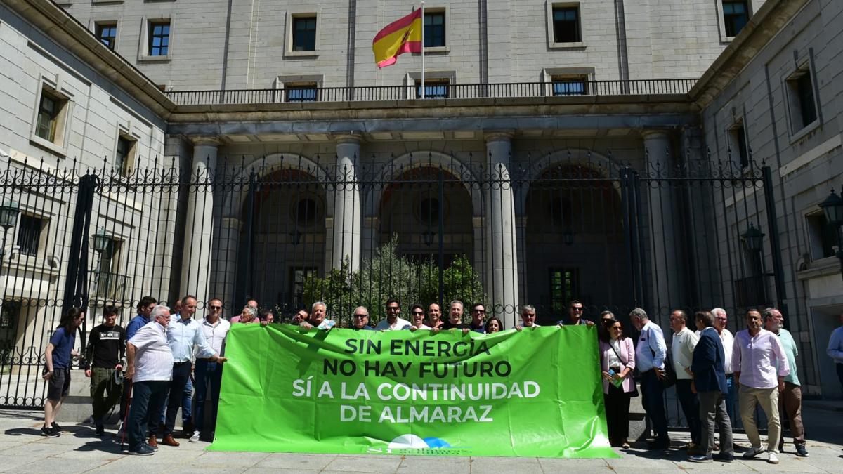 Aagesen niega por tercera vez recibir a los afectados del cierre de Almaraz