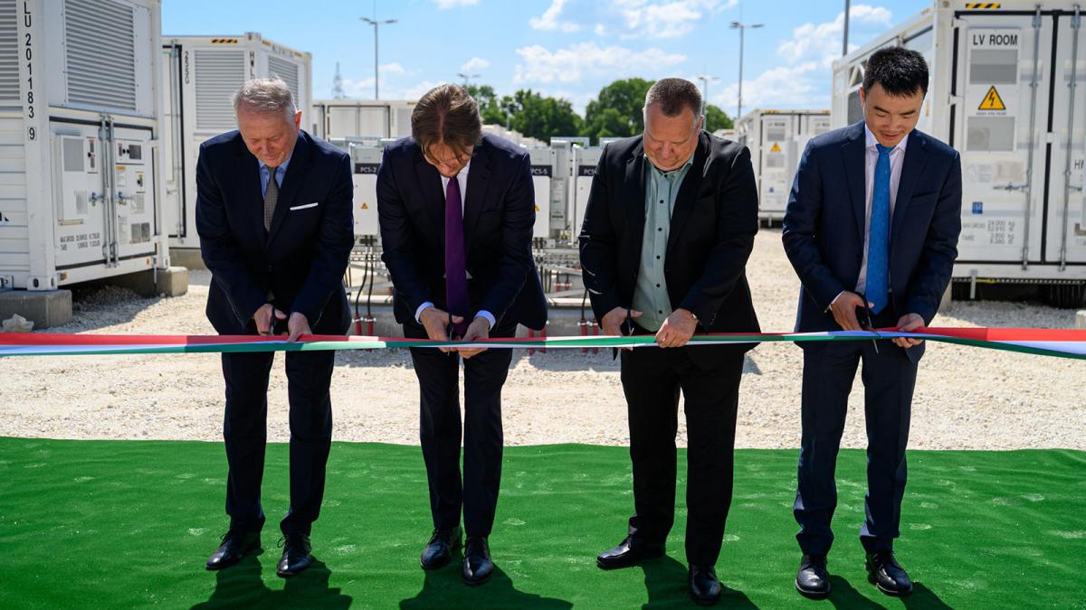 Grupo MET inaugura la mayor instalación de almacenamiento energético con baterías de Hungría
