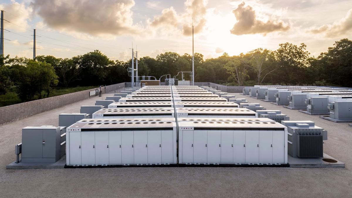 Tesla entra al mercado energético chino con su primera planta de almacenamiento "grid-side"