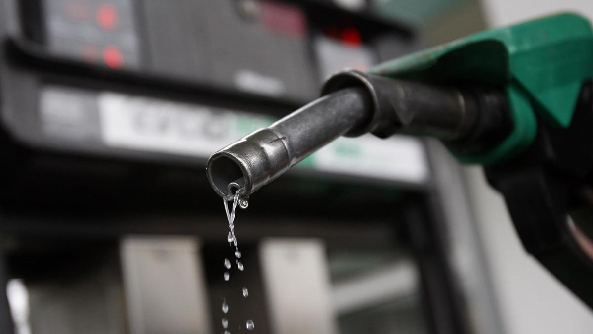 El barril de petróleo escala hasta los 81,40 dólares, en máximos desde enero, tras el ataque de EEUU a Irán