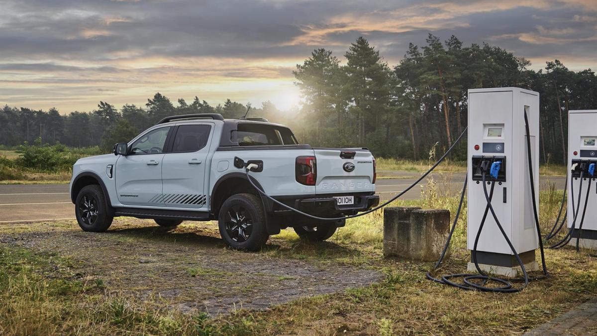 Ford lanza en Europa el nuevo Ranger híbrido enchufable con potencia de 281 CV y desde 55.260 euros