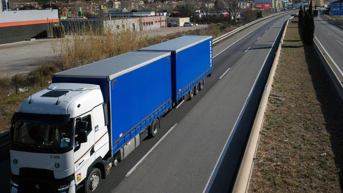 La CE quiere eximir de pagar peajes a los vehículos pesados de cero emisiones hasta 2031 