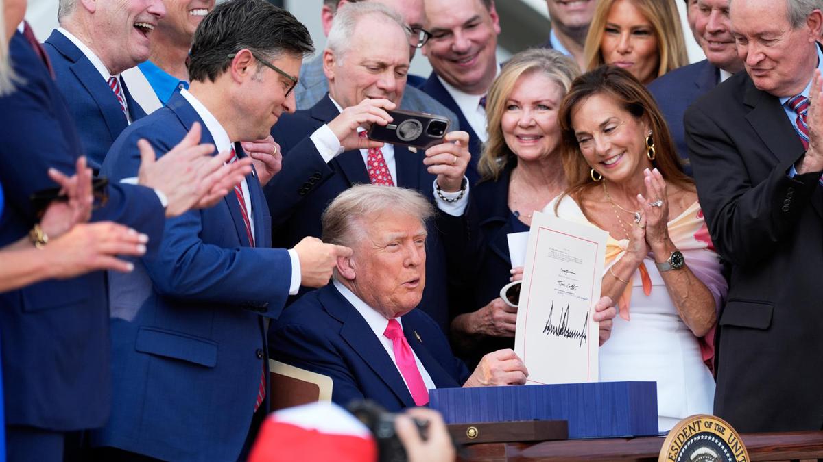 Trump informará a cada país que si no hay acuerdo comercial para el 1 de agosto restaurará los aranceles