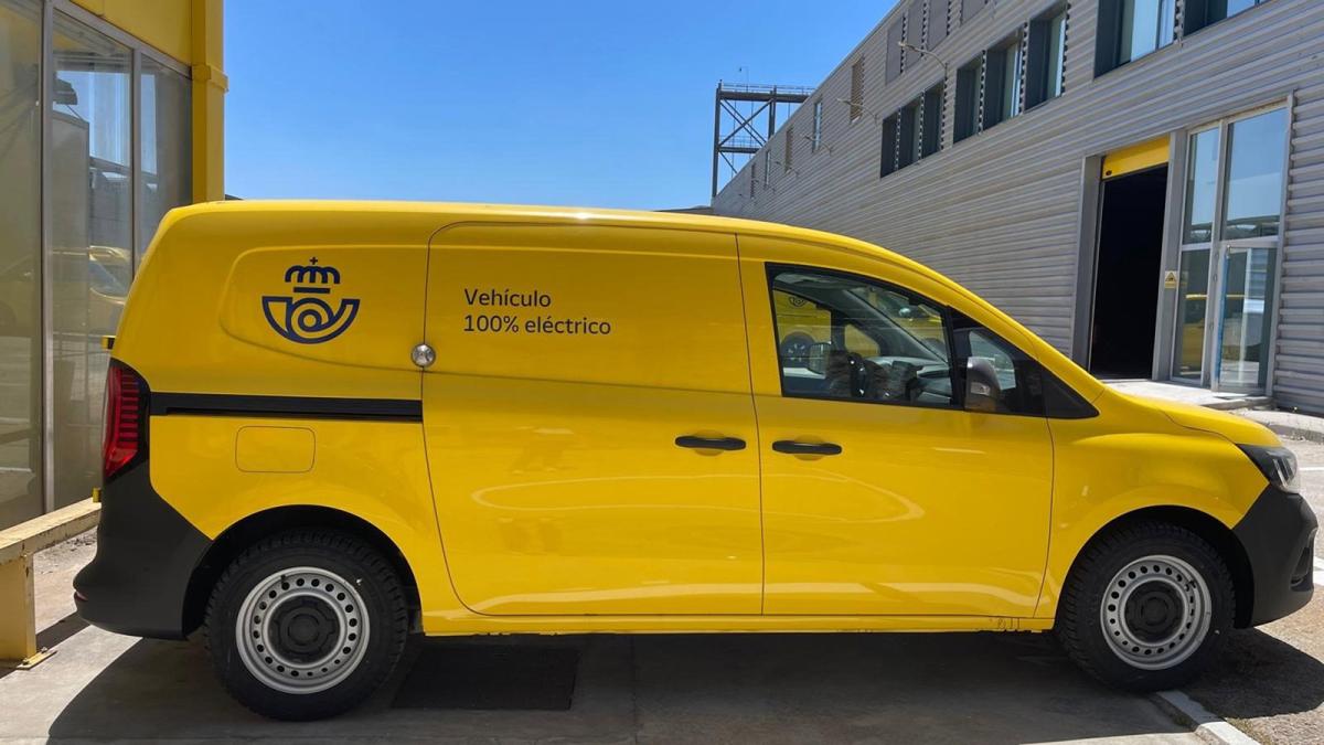 Correos suma más de 1.000 nuevos vehículos eléctricos a su flota