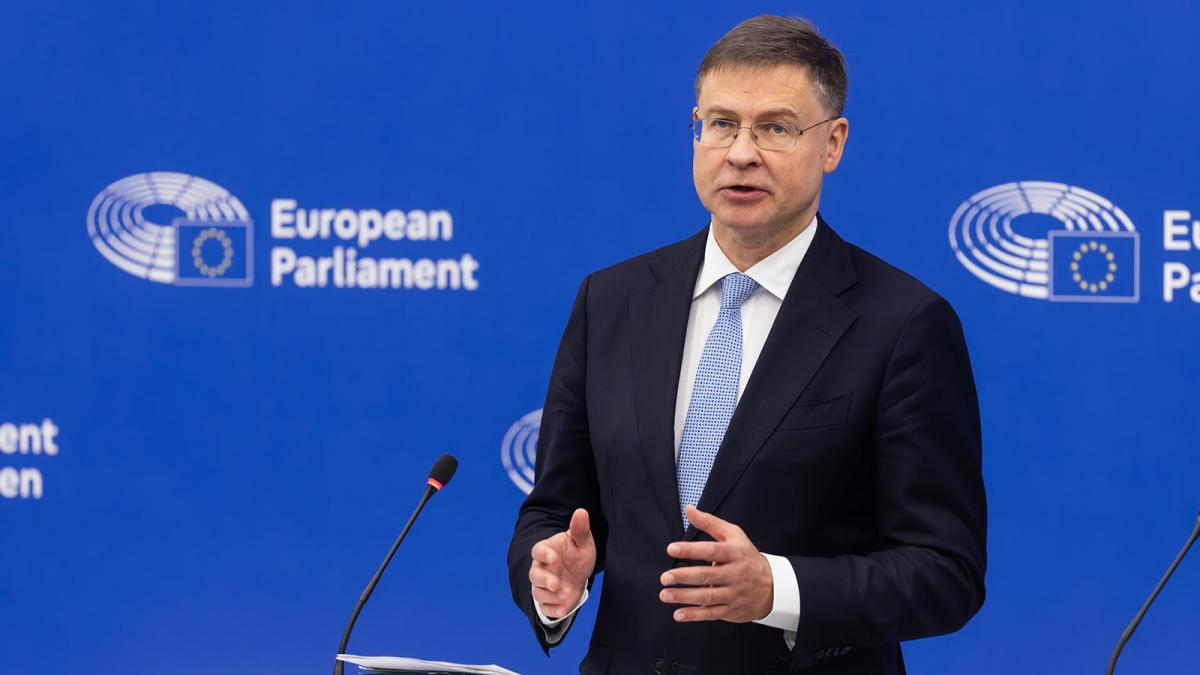 Bruselas insiste en un acuerdo arancelario "lo más rápido posible" aunque Trump dé "un poco más de tiempo"
