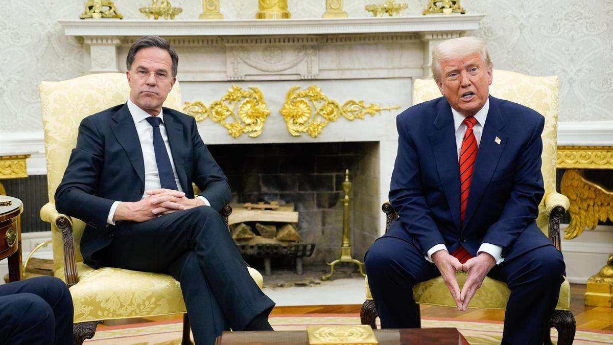 Trump amenaza a Rusia con "100% de aranceles secundarios" si no prospera la negociación con Ucrania