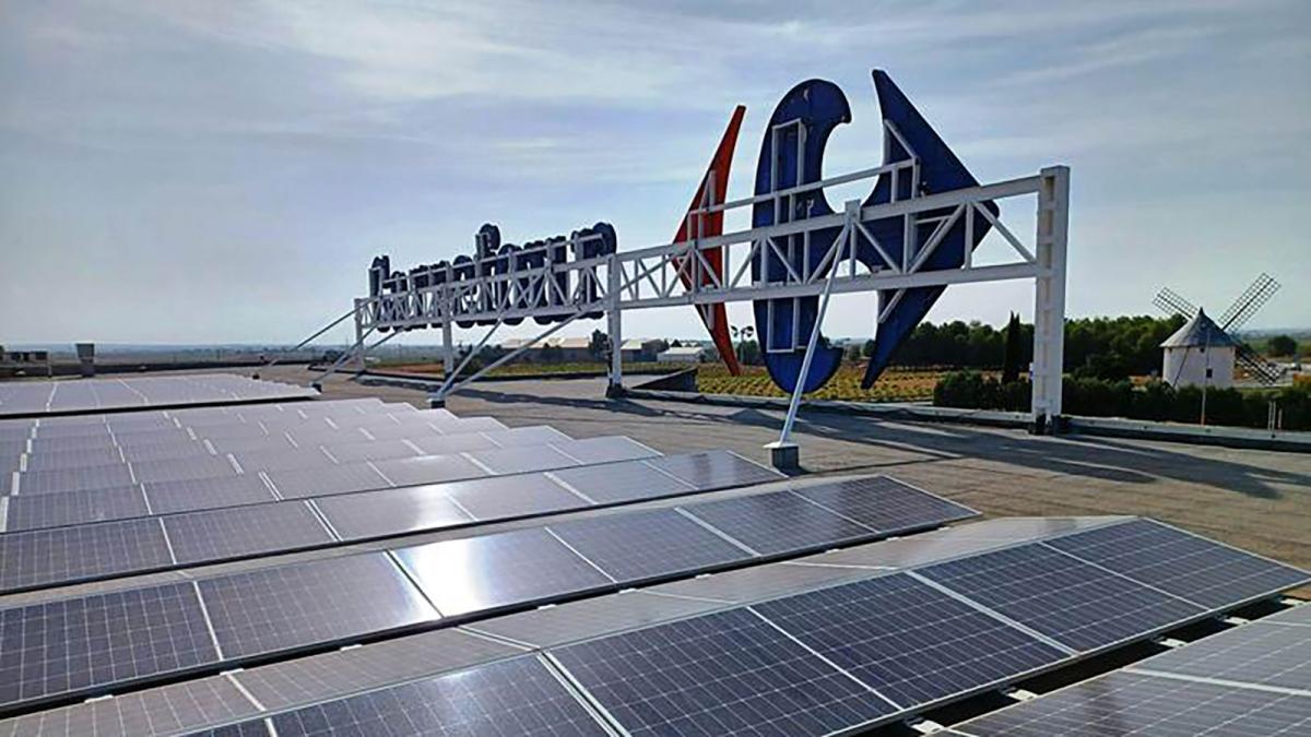 Carrefour impulsa el autoconsumo energético de sus hipermercados