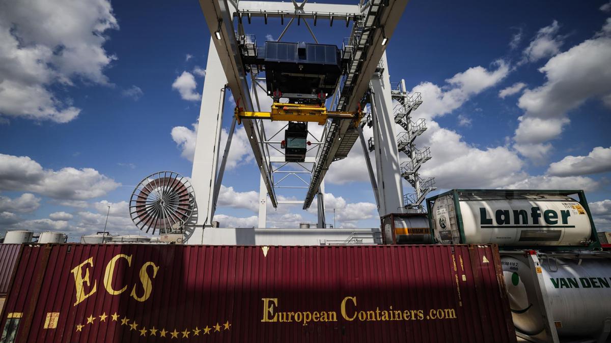 Bruselas da luz verde a la compra del 51% de Bergé por la danesa Maersk
