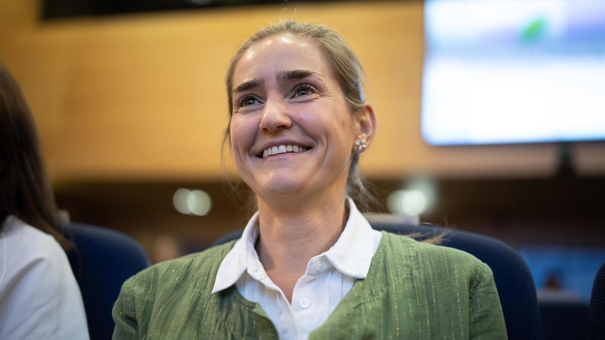 Aagesen se reúne este jueves con CNMC para trabajar el decreto antiapagones y tacha de "irresponsable" su rechazo